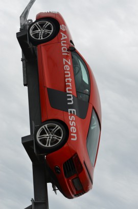 Eigenwerbung auf dem Firmenwagen macht das Geschäft bekannt