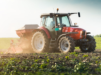 So setzen Sie einen gekauften oder geleasten Traktor von der Steuer ab