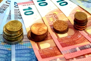 Vermögenswirksame Leistungen: Der Arbeitgeberanteil beträgt maximal 40 Euro monatlich.